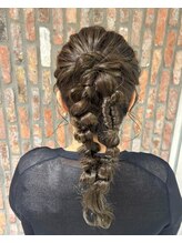 アトリエはるか コトチカ京都/個性的なツイン編み下ろし☆