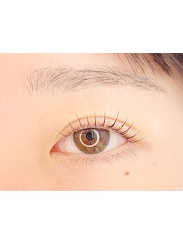 ナチュラル上品な目元にしたい