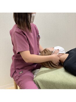 七つ葉鍼灸接骨院/スマホ首矯正【肩こり】