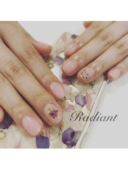 ラディアント 学芸大学(Radiant)/押し花ネイル