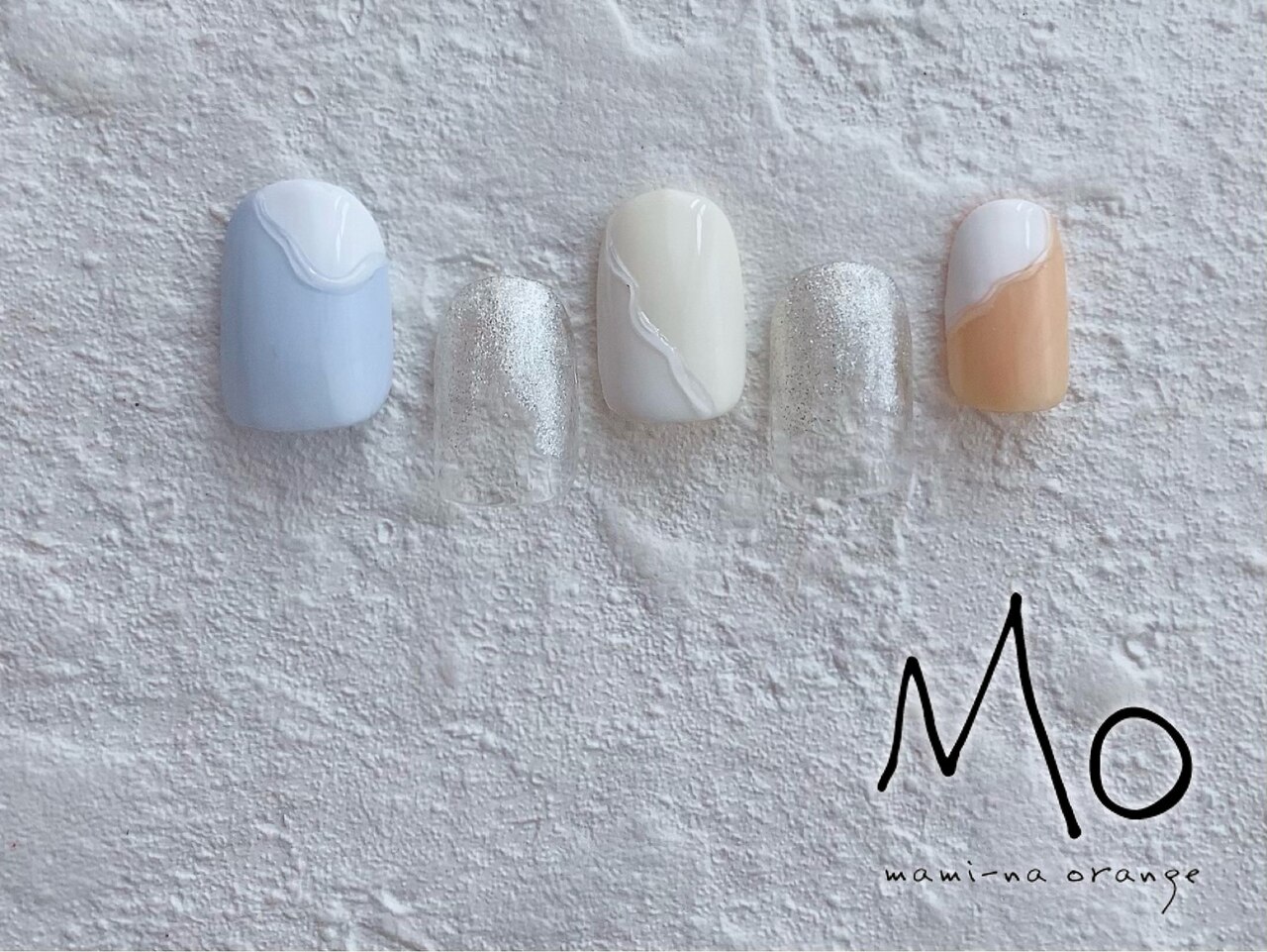 2025年-2026年冬トレンド】ホワイト ワンカラーのネイルデザイン集