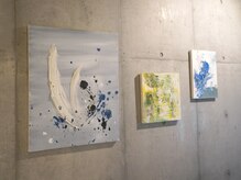 ヨモギスト(yomogyst)/店内のアート