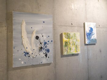 ヨモギスト(yomogyst)/店内のアート