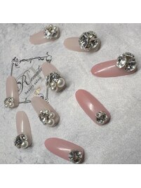 SWAROVSKI立体ビジュー♪