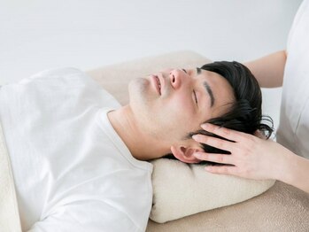 ヴォーチェ(VOCE)の写真/【本町すぐ×自律神経調整ヘッドスパ】頭皮をほぐし頑固なコリや目の疲れも解消！男性からの口コミ高評価◎