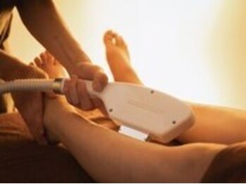 コモレビ(comorebi)の写真/脱毛初心者の方にオススメ◎都度度払い×丁寧な施術が自慢!思わず触りたくなる、憧れのツルスベ美肌へ♪