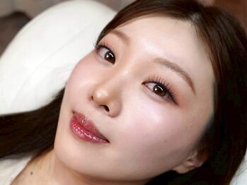 ホワイトアイ(WHITE EYE)の写真/【美眉アイブロウスタイリング専門店♪】眉専任スタッフが担当！すっぴんやマスクでもめられる目元へ♪