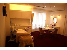 ヤクルトビューティエンスサロン 津福サロン/贅沢気分をあじわえる個室空間