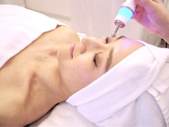 サロンケイキョウト(Salon K Kyoto)の写真/【話題のリブセラ♪】憧れの水光肌を手に入れられるのはココ！プラズマで肌を活性化し、本気の肌質改善を◎