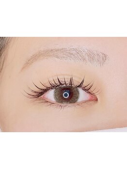 ナチュラル上品な目元にしたい