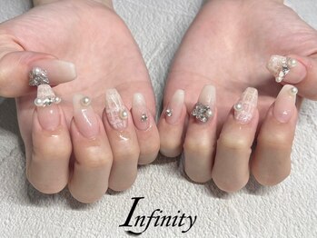 インフィニティ なんば店(Infinity)の写真/すらりと伸びた美しい指先に♪プロの技術で亀裂やちび爪のお悩みも解消！フォルムにこだわった長さ出し◎