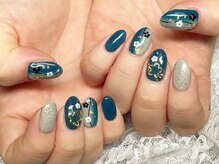 スーン(S∞N)/上品な正月ネイル