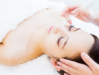 ナチュラーレ 梅田店(Naturale)の写真/トラブル原因は人それぞれです★オーダーメイドで肌質に合わせた最適ケアで、きめ細やかな毛穴、艶肌へ。