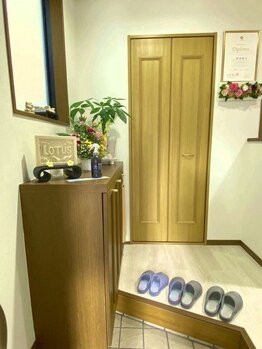 ロータス(LOTUS)/解放感のある入り口