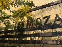 入口にみもざの木があります