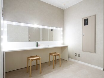 まつげエクステサロン エスラッシュ 大宮店(esLASH)/メイクブース