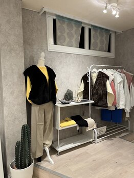 モアネイルズ(MORE-NAILS)/セレクトショップ　SHiELL