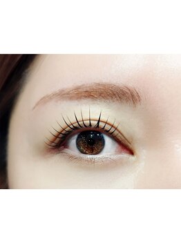 ナチュラル上品な目元にしたい