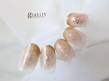 グラティフィー(gratify)/キラキラチークネイル
