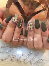 エスフィーネイルサロン ブリーユ(Esfy nailsalon Brille)/カーキネイル☆ビジューネイル