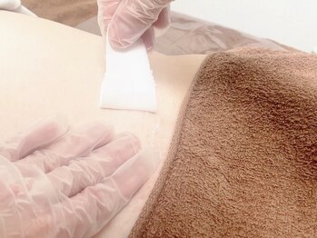 ラフォクシー(La.Foxy)の写真/【女性限定】水着も気にせず着こなしたい！WAX脱毛で速攻ツルスベ肌に。機械脱毛とのW脱毛でさらに効果◎