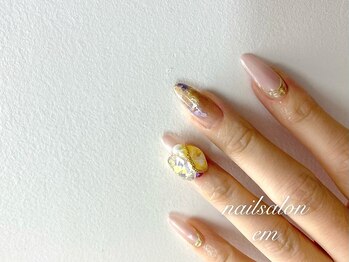 ビジューネイル