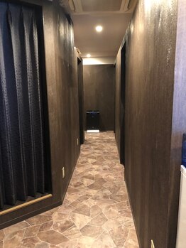 ずぼらや(ZUBORAYA)/ずぼらや(ZUBORAYA)　4階フロア