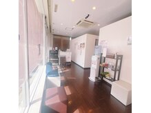 骨盤メディカル整骨院 札幌市中央区山鼻院の雰囲気（待合室）