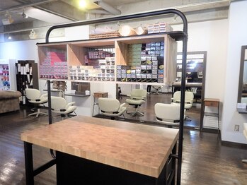 ディシェーレノーテ アイラッシュ(die Schere Note EyeLash)/広々とした店内