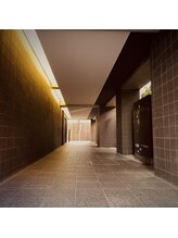 ヨモギー 恵比寿本店(YOMOGii)/広々としたアプローチ