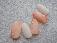 カトルナフ(quatre fois neuf)/ピーチグラデーション水滴ネイル