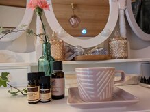 アーデウムの雰囲気(施術後のアフターティーで水分補給。お部屋でメイク直しもどうぞ)