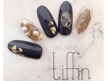 ネイルサロン ティフィン(tiffin)/シックな色合いで大人ネイル