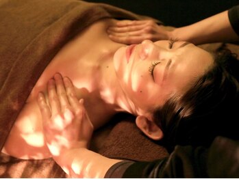 アロマジャムゥ 庚午店/重要部位のデコルテもしっかりと