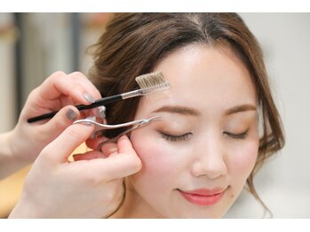 アトリエはるか ラゾーナ川崎プラザ店/眉カット