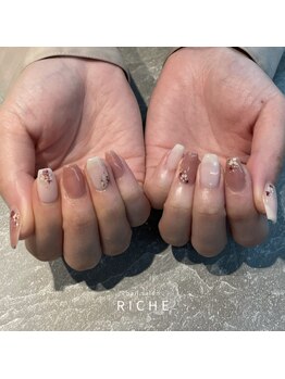 リッシュ(RICHE)/新色ちゅるんピンク×押花ネイル