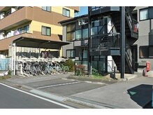 中医美容健康サロン 妙蓮の雰囲気（駐車場完備・お車は２番。自転車は階段下にどうぞ。）