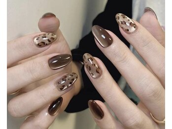 ネイルサロン ジェイ(Nail Salon J)/秋冬ヒョ柄マグネットネイル