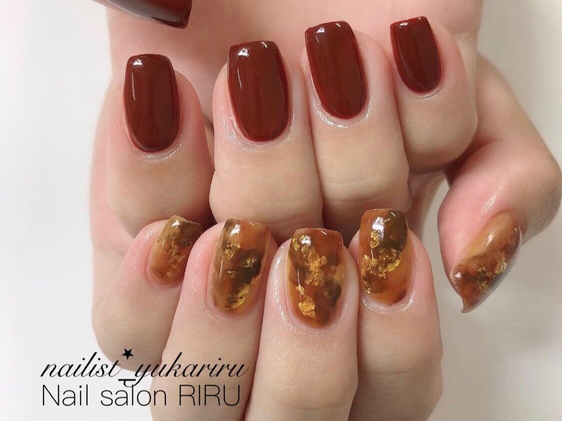 ボルドーべっ甲ニュアンスネイル 赤べっ甲 ゴールド 韓国 ベージュ 秋 冬 大人 ボルドーべっ甲ニュアンスネイル 赤べっ甲 ゴールド 韓国 ベージュ 秋