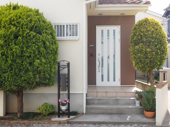 シャンココン(XIANGCOCON)/車を停めたら入口へ♪