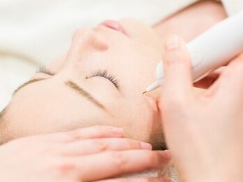 スプーンサロン(SPOON SALON)の写真/今だけ◎モニター募集!!20分¥3,000で当て放題♪コンシーラーとサヨナラしませんか?