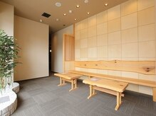 ムー 大分佐伯店(MUU)/日当たりのいい待合スペース♪