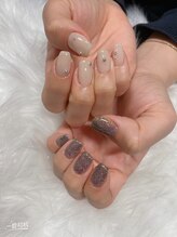 エカ(eka)/左右非対称ネイル