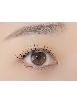 ナチュラル上品な目元にしたい