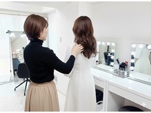 スタイルラボ 大阪梅田サロン(StyleLabo)/ 骨格診断の様子