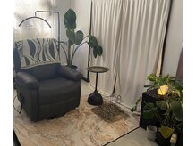 グーピス(goopis)の雰囲気（店内、ゆったりとしたソファーでおくつろぎ下さい♪）