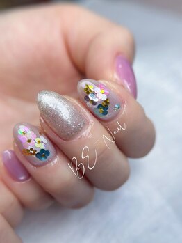 お花ネイルです