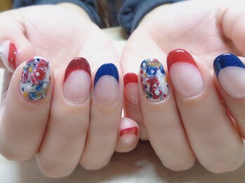 アミュリー ネイル アトリエ(Amury nail atelier)/モードフレンチ★手書きフラワー