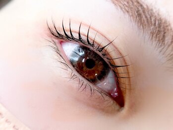 モネ(Moune.)の写真/まつげを太く、長く、強くしたい方!効果が実感できる！ケア特化型まつげパーマ《マイラミネーション》導入