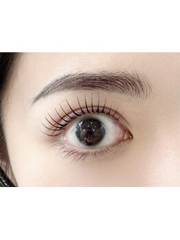 ナチュラル上品な目元にしたい